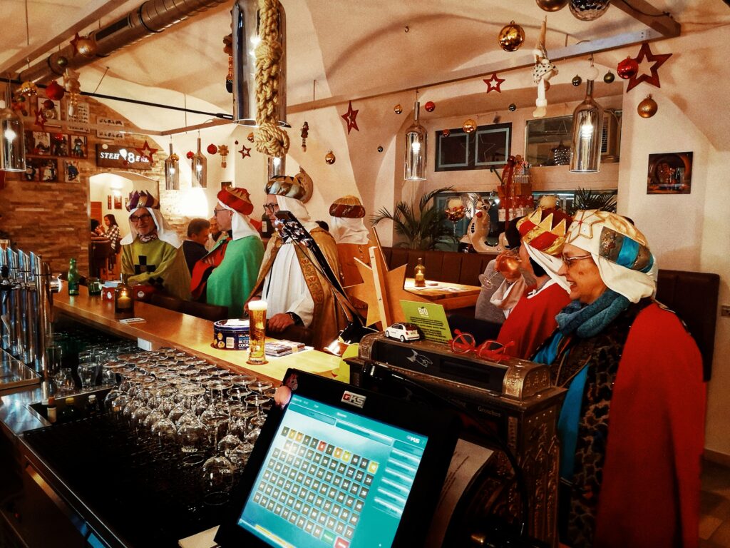 Erwachsene Sternsinger